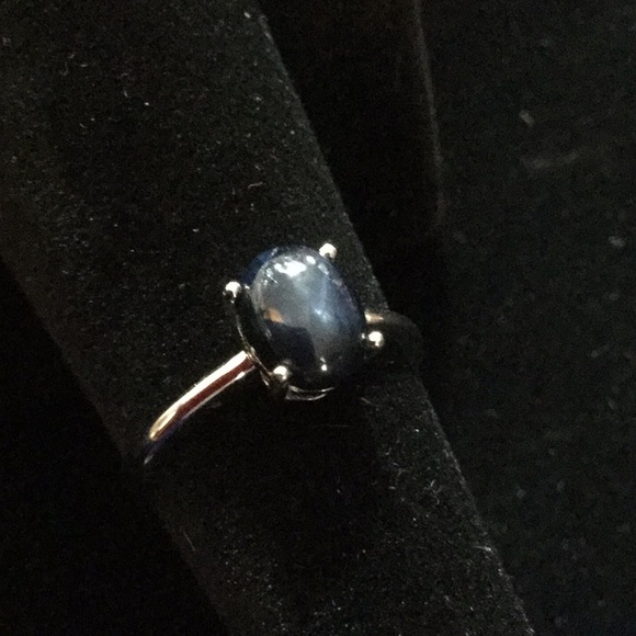 Gem & Minerals Jewelry - Genuine Star Sapphire Ring !